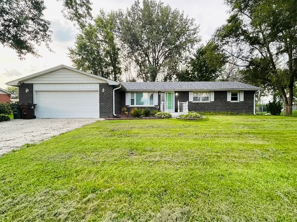 3583 El Camino Dr, Kankakee, IL 60901
