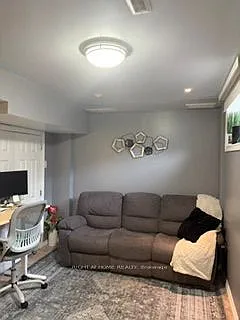 2194 Saint Clair Ave W — Photo 7