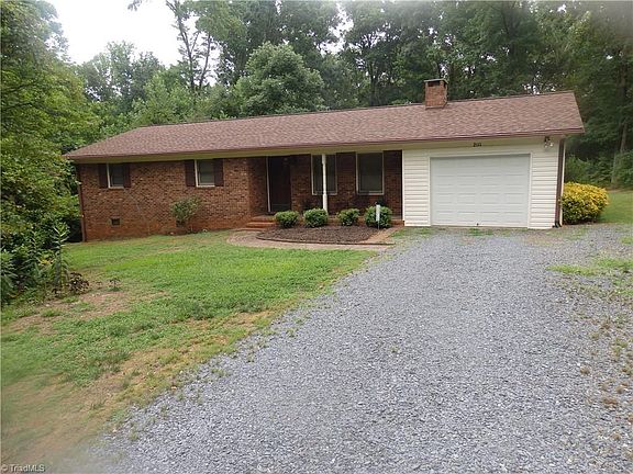 2nd image of 2111 Scaleybark Ln