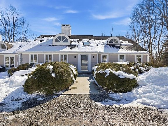 3rd image of 7 Post House Rd