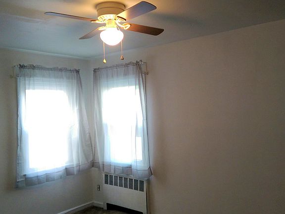 3rd image of 106 Sanford Ave