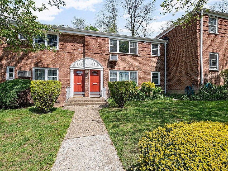 1st image of 226-41 Kingsbury Avenue #B