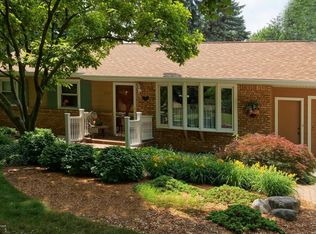 2115 Meadowlane Dr, Lansing, MI 48906