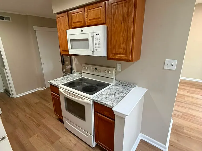 106 Kelly Cv #B — Photo 8
