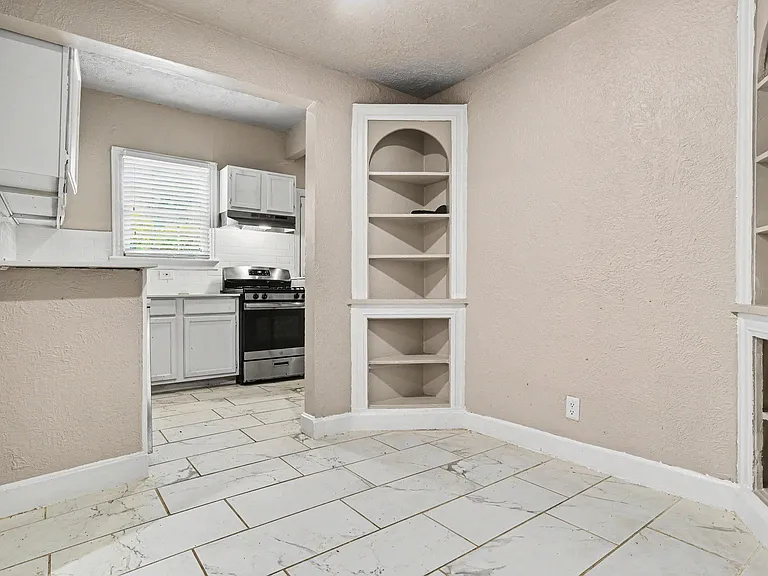 4515 Swiss Ave — Photo 8