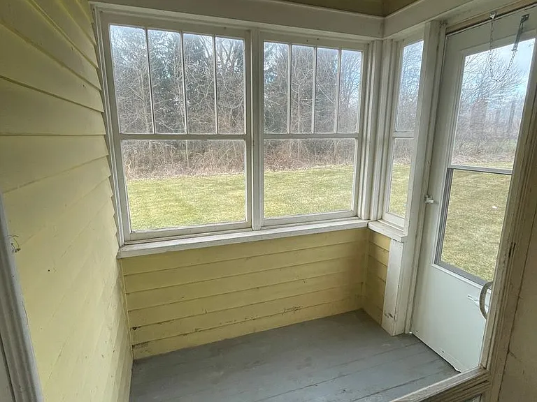 2852 Waters Rd — Photo 7