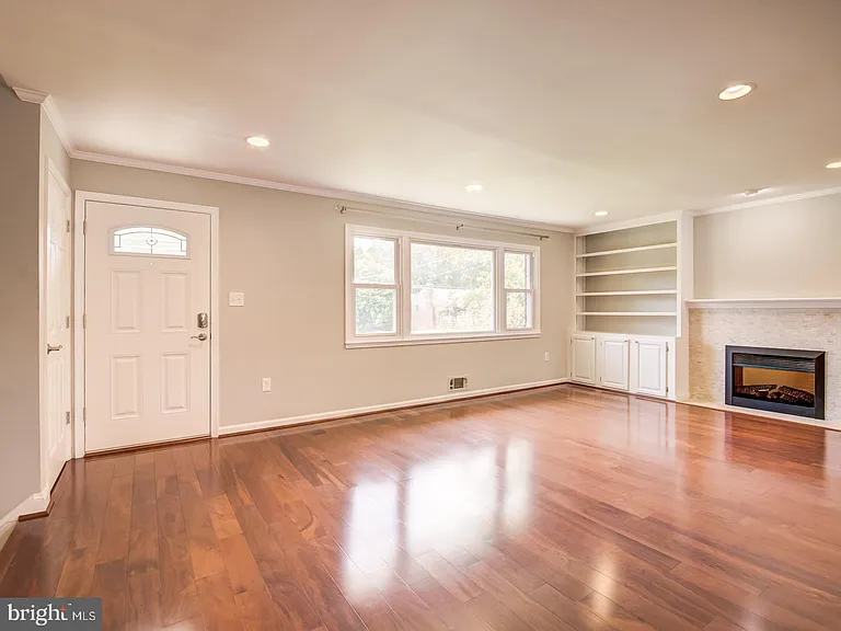 1723 Baldwin Dr — Photo 3