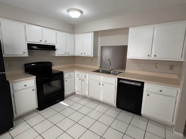 533 SE 6th Ter #1-4-1, Cape Coral, FL 33990