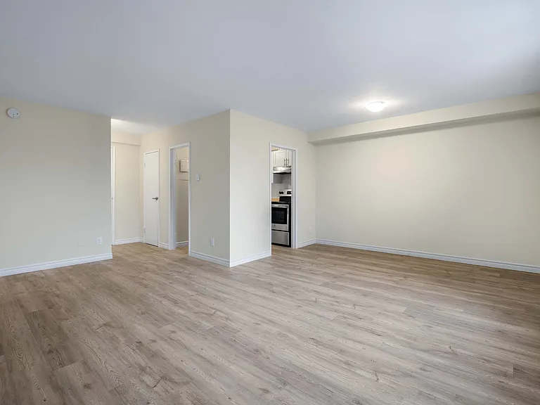 8325 Riverside Dr E — Photo 6
