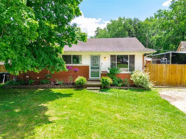 24355 Mary St, Taylor, MI 48180
