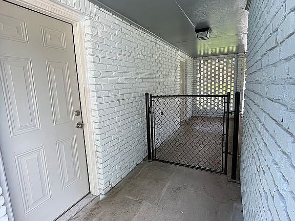 5th image of 2122 Sheffield Dr