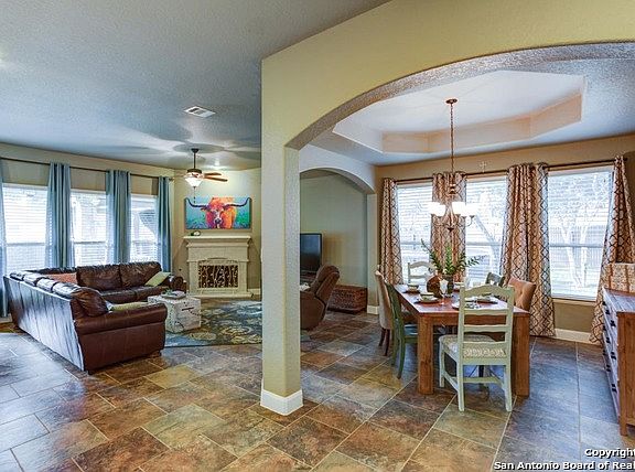 3rd image of 9606 Ninas Ct