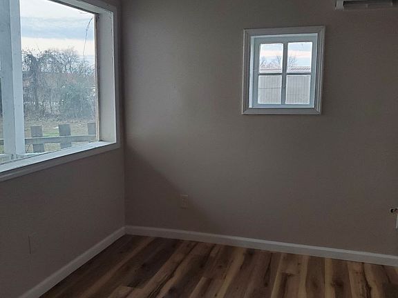 3rd image of 1813 8th Ave N #B