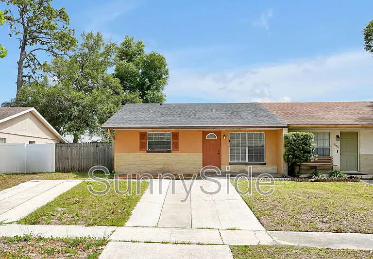 8102 Turkey Dr — Photo 1
