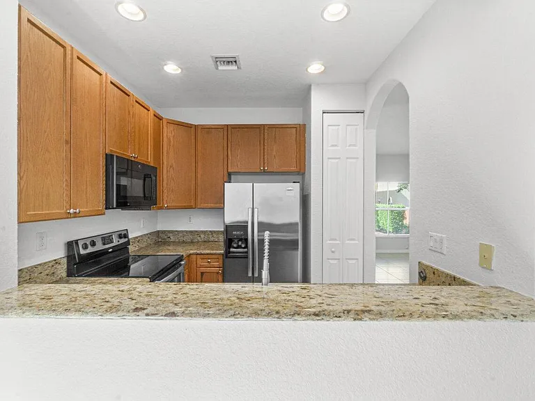 406 Lake Monterey Cir — Photo 10