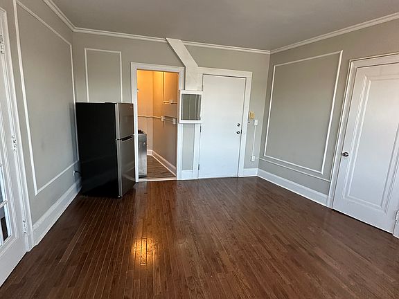 2nd image of 1176 Chapel St #602