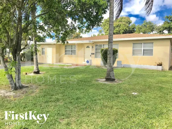 3057 SW 2nd St, Fort Lauderdale, FL 33312