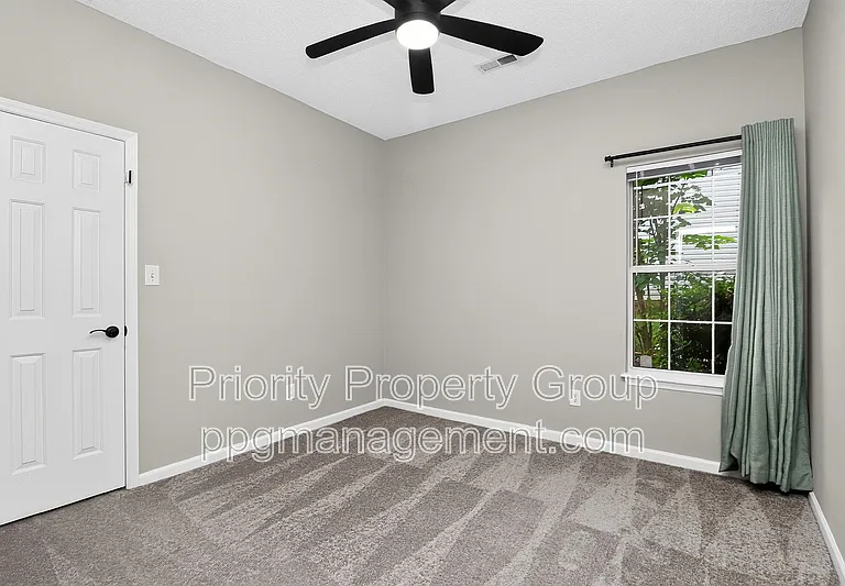 9118 Pine Springs Ct — Photo 27