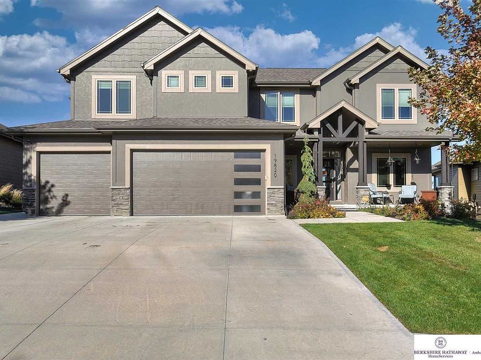 1st image of 19820 Josephine St