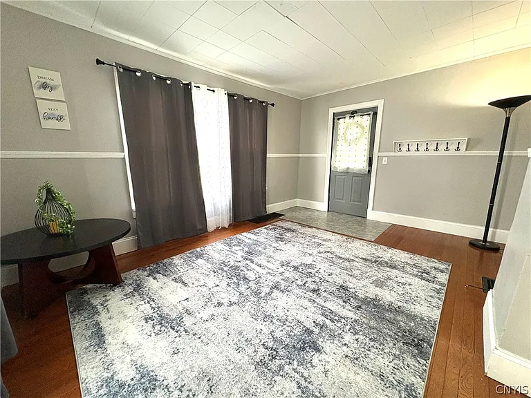 30 Florence St — Photo 8