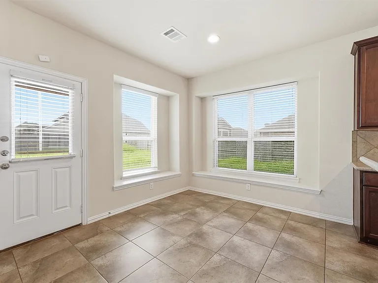 9518 Franklin Dr — Photo 9
