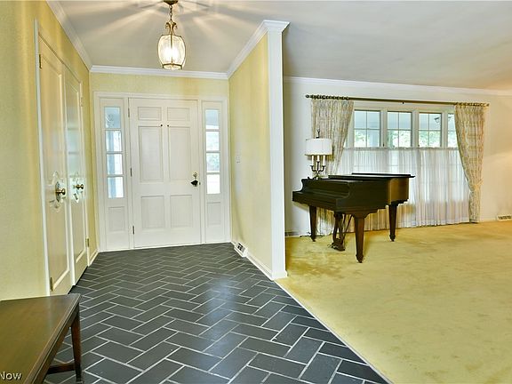 4th image of 1340 Stonington Dr