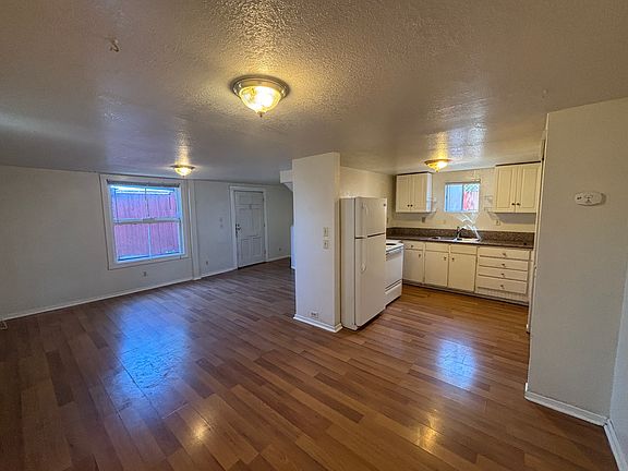 4th image of 2948 B St #B