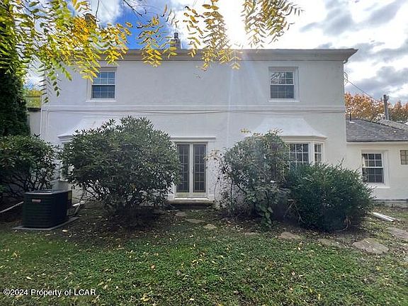 5th image of 11 Riverside Dr