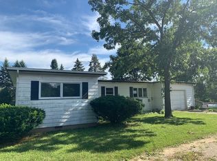 41W067 Empire Rd, St Charles, IL 60175