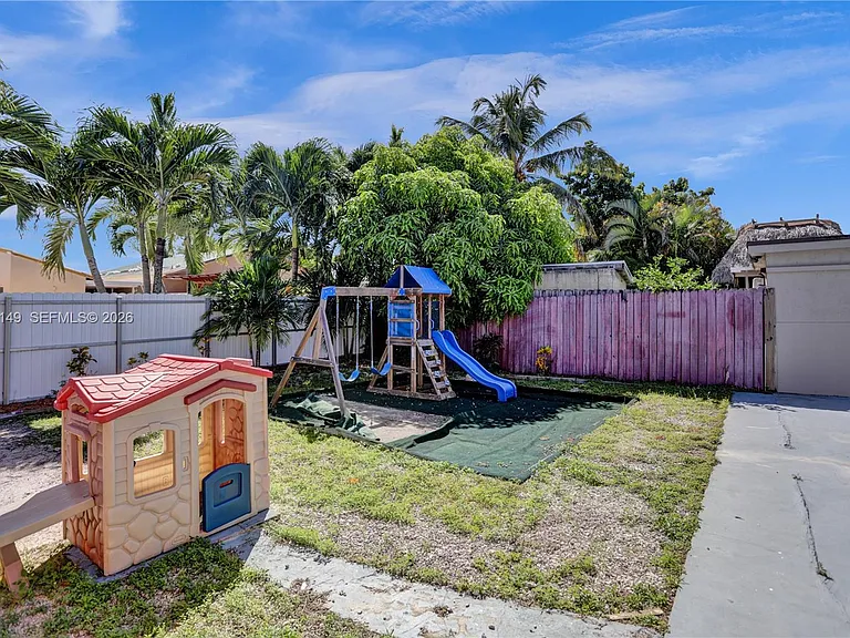 11854 SW 210th St — Photo 50