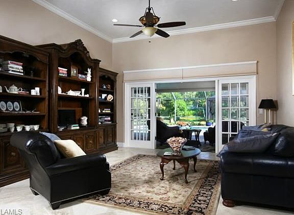 3rd image of 3834 Woodlake Dr