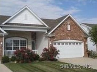 5010 Castlegate Ln, Godfrey, IL 62035