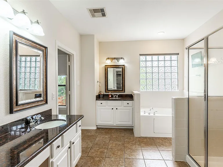 2923 Royal Oaks Crst — Photo 20
