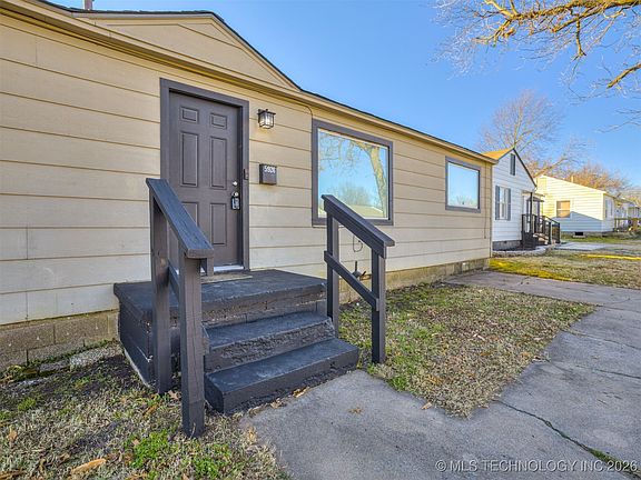 3rd image of 5926 E Newton Pl