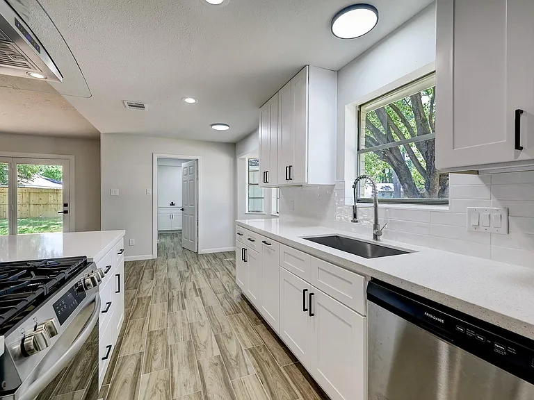 9723 Galston Ln — Photo 9