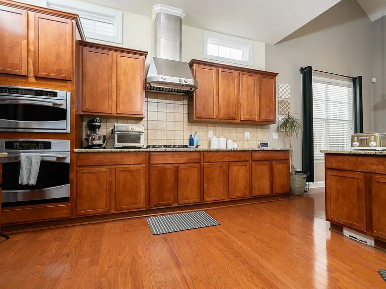 1606 Morehead Hill Ct — Photo 6