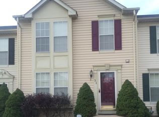 31 Cedarwood Cir, Pikesville, MD 21208