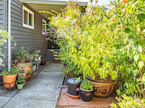 2nd image of 311 San Sebastian Way