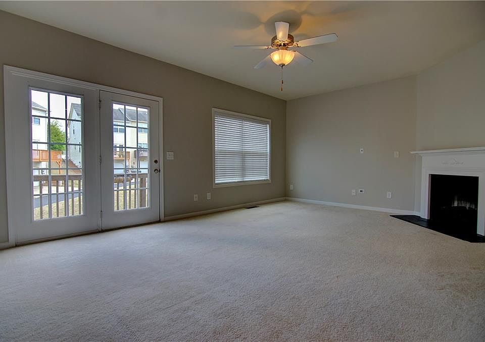 1st image of 2475 Suwanee Pointe Dr