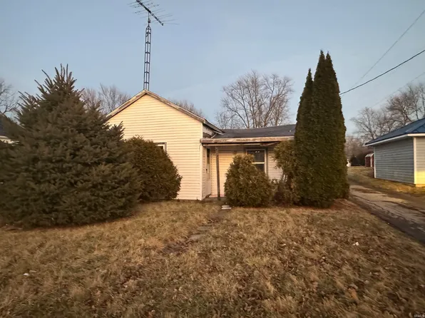 702 N West St, Winchester, IN 47394