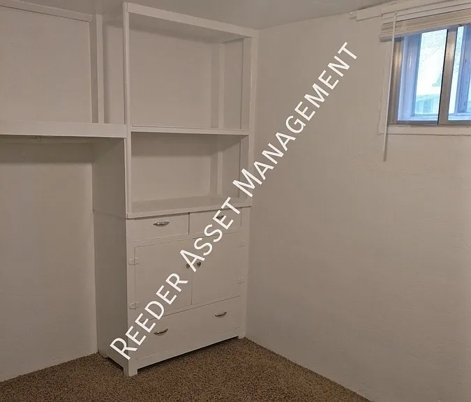 571 Boulevard St #2 — Photo 8