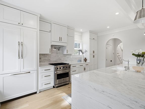 5th image of 4400 Belmont Park Ter APT 173