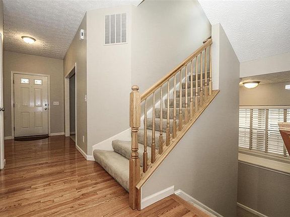 5th image of 7263 Mariemont Cres