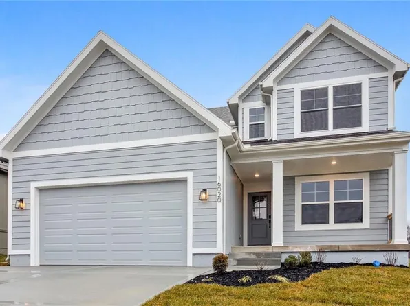 16020 Ryan Cir, Parkville, MO 64152