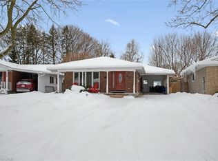 357 Grangewood Dr, Waterloo, ON N2K 2E4