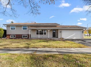 787 Sheridan Dr, West Bend, WI 53095