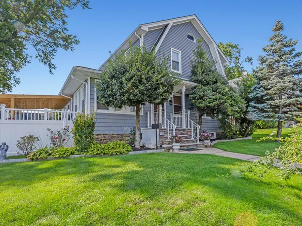 424 Franklin Ave, Hasbrouck Heights, NJ 07604