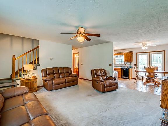 4th image of 631 Watkins Dr