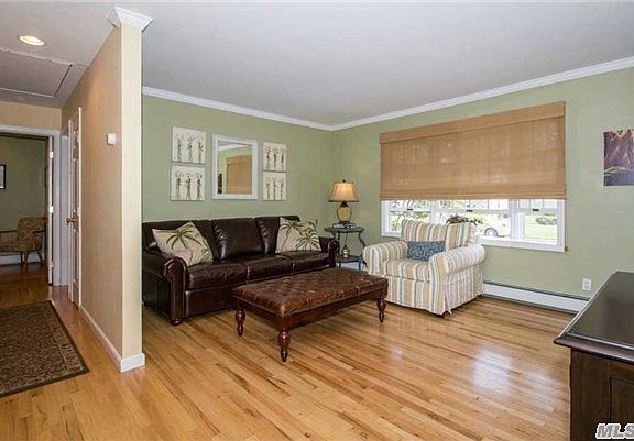 2nd image of 112 Washington Ave