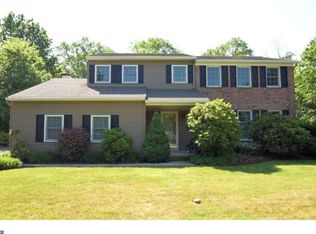 2601 Woodstream Dr, Hatfield, PA 19440